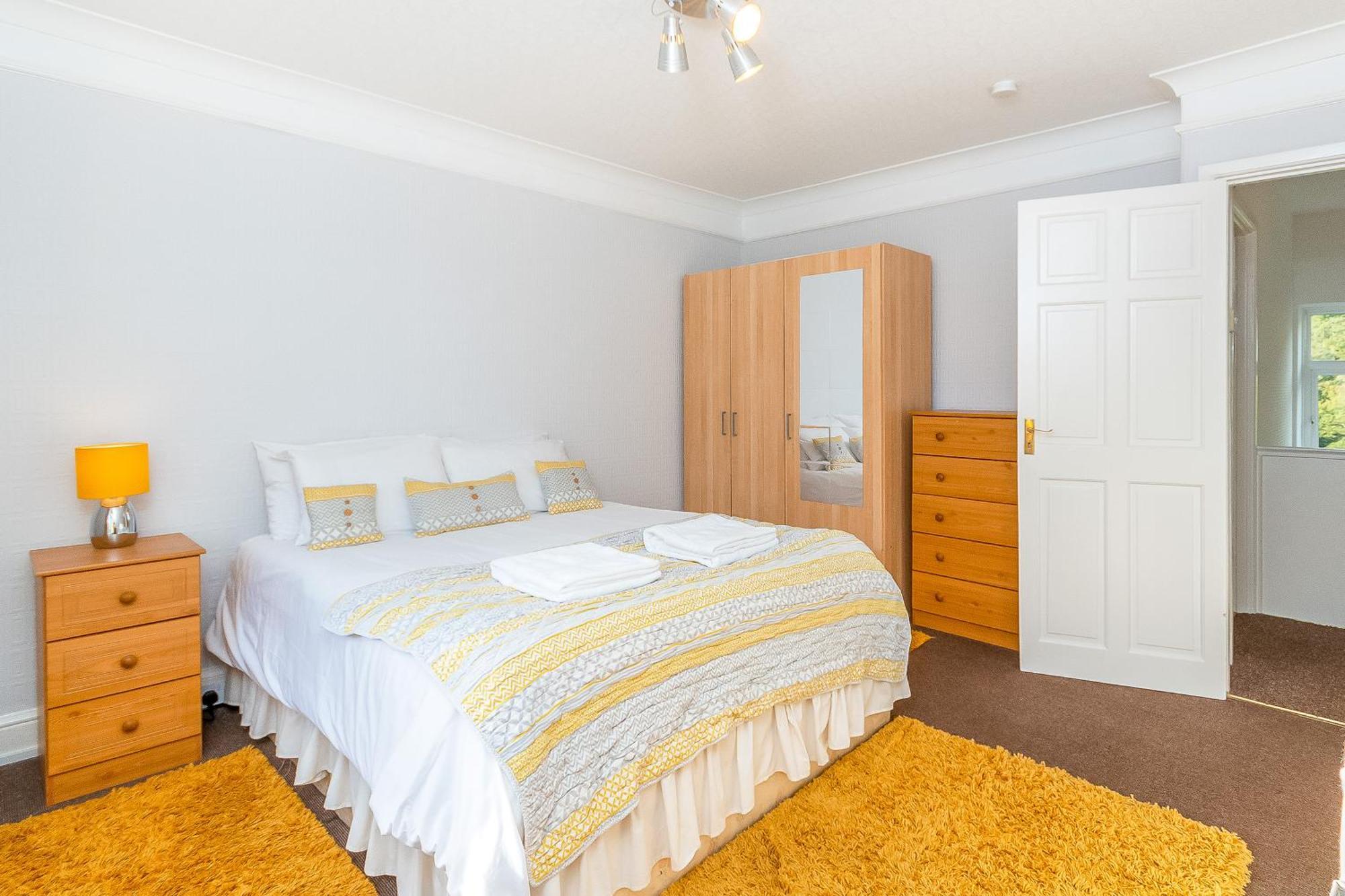 The View Spacious Apartment In Afan Forest Bike Park By Staystaycations Port Talbot Exteriör bild