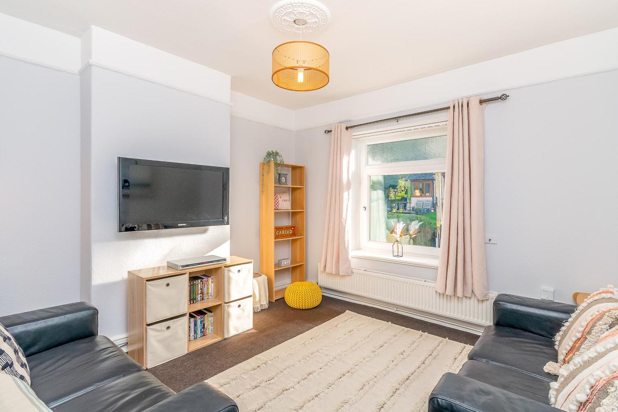 The View Spacious Apartment In Afan Forest Bike Park By Staystaycations Port Talbot Exteriör bild