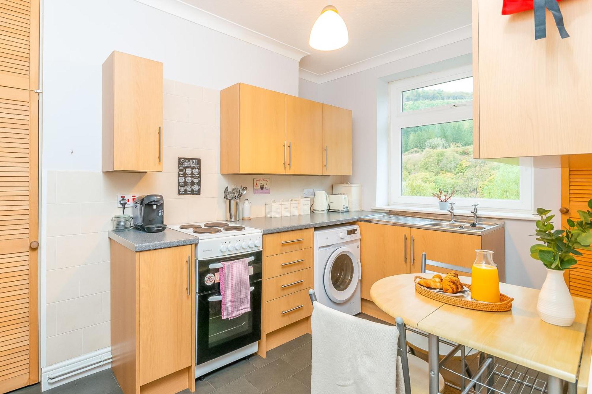 The View Spacious Apartment In Afan Forest Bike Park By Staystaycations Port Talbot Exteriör bild