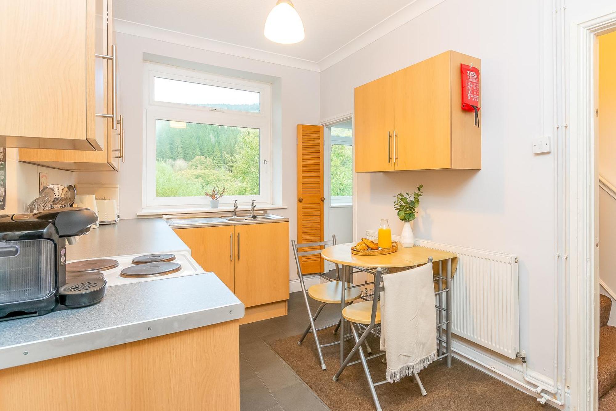 The View Spacious Apartment In Afan Forest Bike Park By Staystaycations Port Talbot Exteriör bild