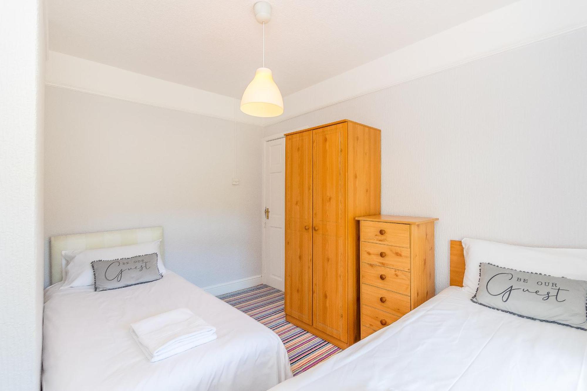 The View Spacious Apartment In Afan Forest Bike Park By Staystaycations Port Talbot Exteriör bild