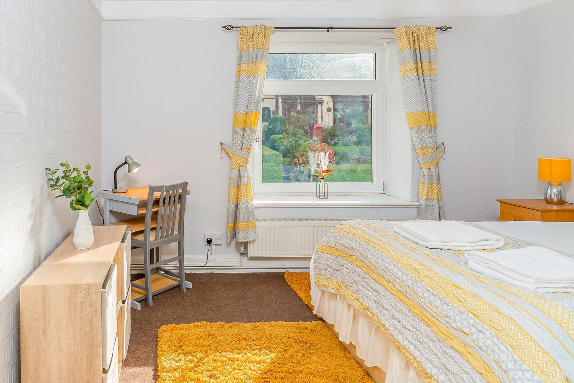 The View Spacious Apartment In Afan Forest Bike Park By Staystaycations Port Talbot Exteriör bild